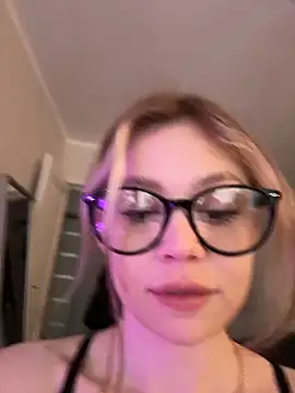 Dipamelly online show from May 25, 2026, 2:23 pm
