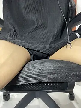 NniuAh online show from April 18, 2026, 10:08 am