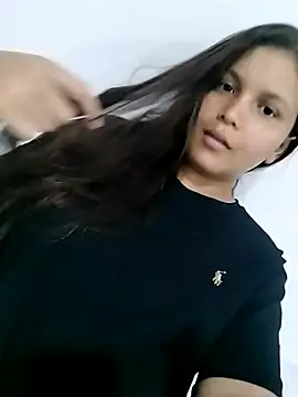 Snapshot of DiamanteSafiro chatting on February 26, 2026, 9:03 pm DiamanteSafiro online show from February 26, 2026, 9:03 pm