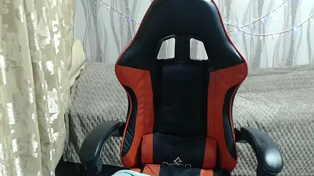 Golden Muse online show from February 25, 2026, 9:35 pm