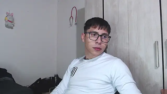 idddavv online show from February 24, 2026, 2:53 am