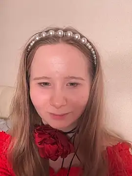 cutefoxieee online show from May 16, 2026, 7:34 pm