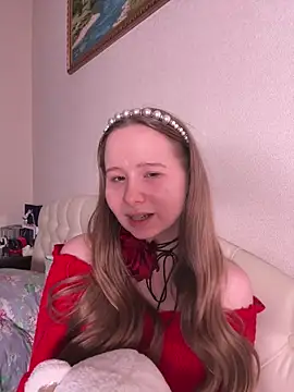 cutefoxieee online show from May 17, 2026, 7:10 pm