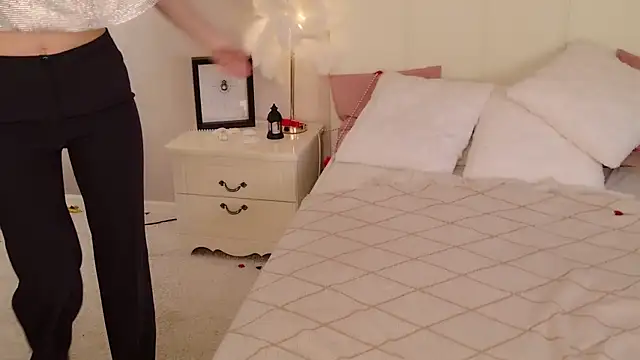 Snapshot of Lunaa_Babygirl chatting on April 2, 2026, 2:15 pm Lunaa Babygirl online show from April 2, 2026, 2:15 pm