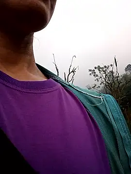 elen8800 online show from April 2, 2026, 1:36 am