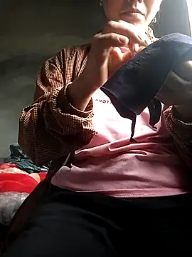 elen8800 online show from April 18, 2026, 6:06 am