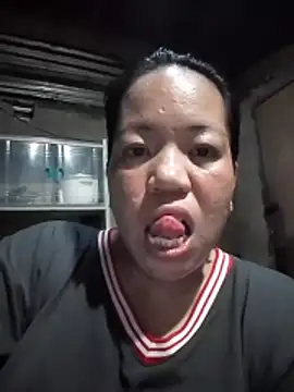 Snapshot of sweet_lhyn chatting on May 6, 2026, 11:15 am sweet lhyn online show from May 6, 2026, 11:15 am