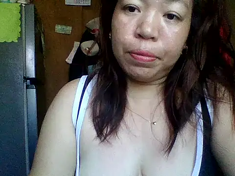 Snapshot of sweet_lhyn chatting on June 16, 2026, 4:37 am sweet lhyn online show from June 16, 2026, 4:37 am