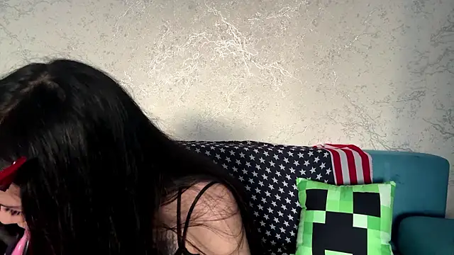 kishagrayone online show from March 28, 2026, 12:49 pm