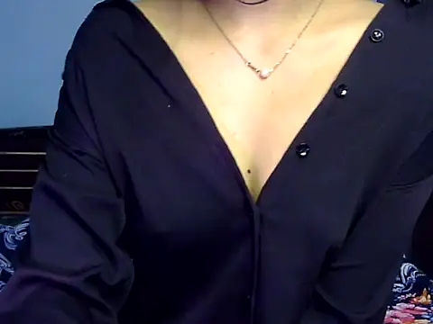 Snapshot of Awesome-sona chatting on June 18, 2026, 3:18 am Awesome-sona online show from June 18, 2026, 3:18 am