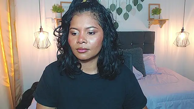 Emma hassani online show from March 3, 2026, 2:34 pm