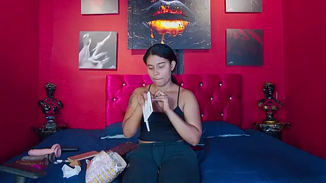 Snapshot of Luna_Dante_fox chatting on March 25, 2026, 12:44 pm Luna Dante fox online show from March 25, 2026, 12:44 pm