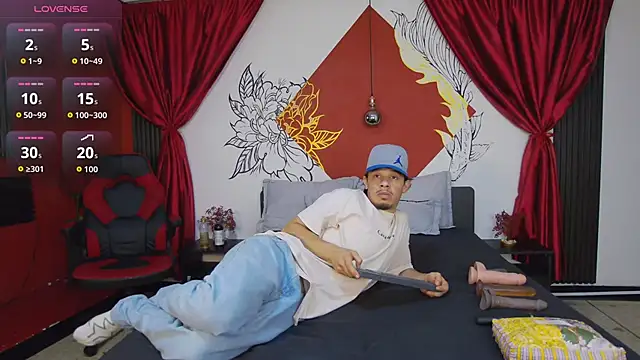 Snapshot of Luna_Dante_fox chatting on April 10, 2026, 12:21 pm Luna Dante fox online show from April 10, 2026, 12:21 pm