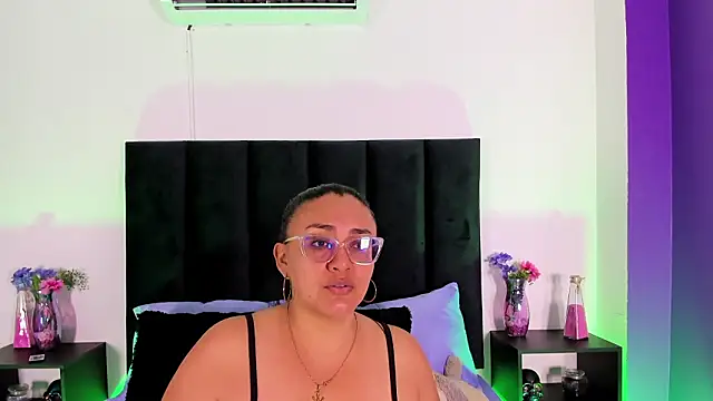 scarlet  ray  online show from March 18, 2026, 10:51 am