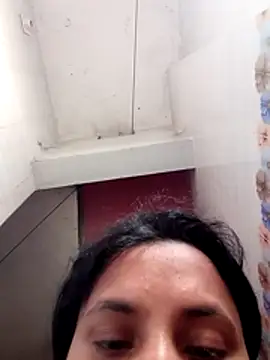 Snapshot of Mishu021 chatting on February 25, 2026, 8:35 am Mishu021 online show from February 25, 2026, 8:35 am