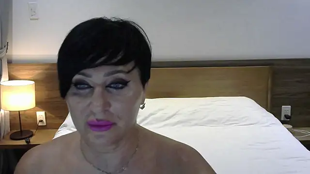 Snapshot of Kleotempt chatting on June 19, 2026, 6:56 pm Kleotempt online show from June 19, 2026, 6:56 pm