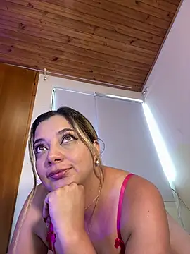 Snapshot of FoxxySweet chatting on March 17, 2026, 3:37 pm FoxxySweet online show from March 17, 2026, 3:37 pm