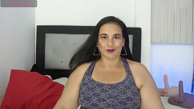 Sharlot curvy online show from April 7, 2026, 8:53 pm