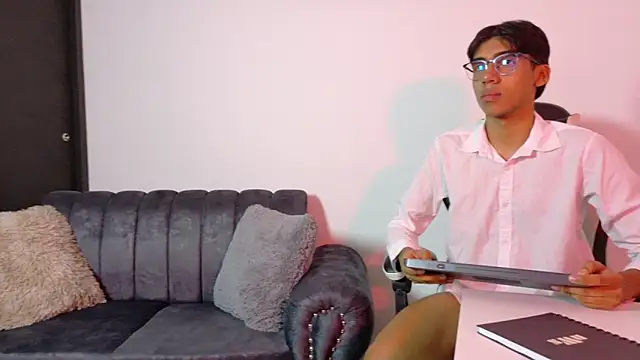 Snapshot of Eros_Lux chatting on June 11, 2026, 12:47 pm Eros Lux online show from June 11, 2026, 12:47 pm