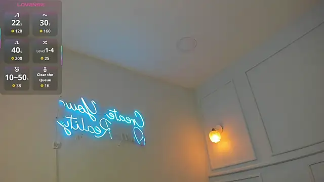 Snapshot of LeylaRusso chatting on May 18, 2026, 7:31 pm LeylaRusso online show from May 18, 2026, 7:31 pm