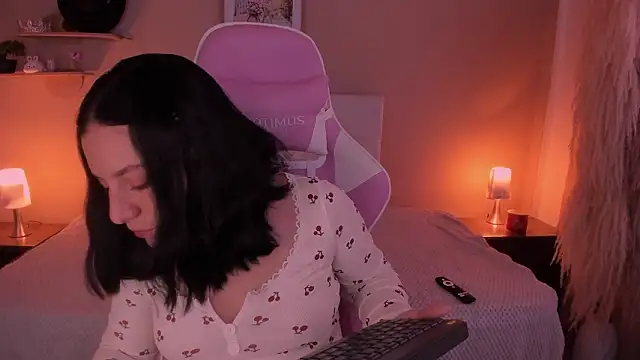 Dollhell online show from March 26, 2026, 11:27 am