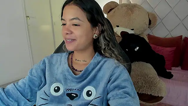 dulce lyraa1 online show from March 5, 2026, 4:08 am