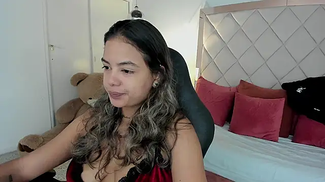 dulce lyraa1 online show from March 6, 2026, 4:20 am