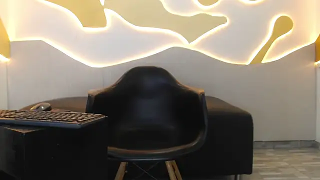 Snapshot of Hollmanhot chatting on May 30, 2026, 7:55 pm Hollmanhot online show from May 30, 2026, 7:55 pm