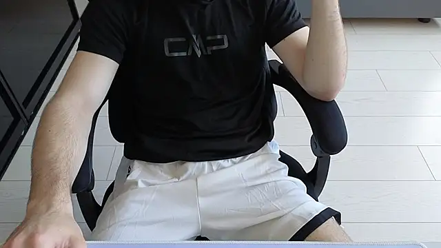 chantatummm online show from May 4, 2026, 2:46 pm