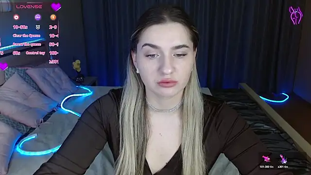 Smi1eF1ower online show from March 2, 2026, 11:00 pm