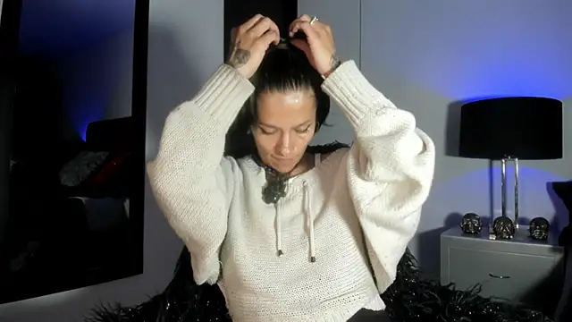 Amelie Blake online show from April 6, 2026, 11:22 am