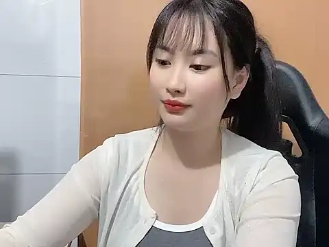 Sunny2868 online show from March 4, 2026, 2:23 pm