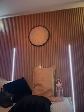 Sofia-Velez online show from March 1, 2026, 8:33 pm