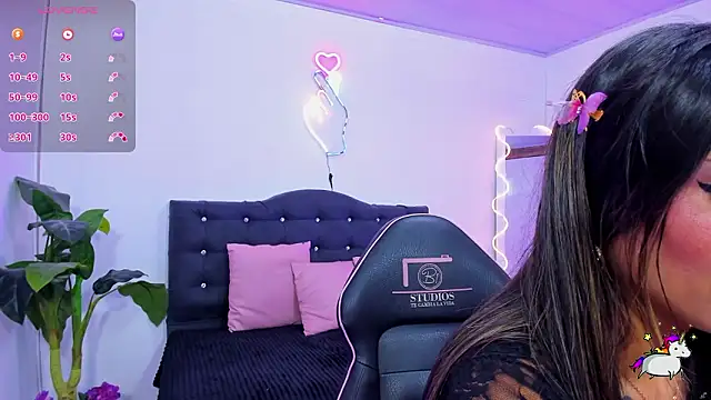 LINDSAY TAY online show from March 17, 2026, 3:33 am