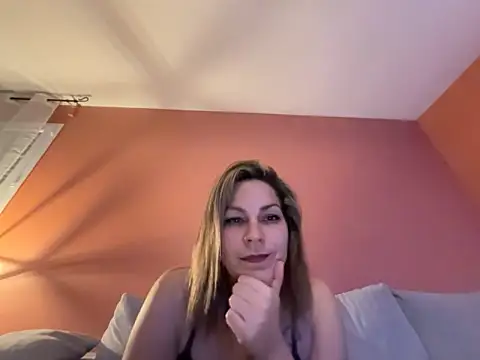 Snapshot of DarkEmy chatting on February 26, 2026, 11:37 pm DarkEmy online show from February 26, 2026, 11:37 pm