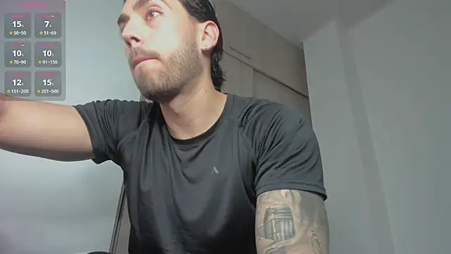 Axel  Blaze online show from May 19, 2026, 1:39 pm