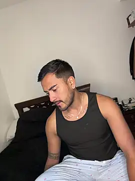 Snapshot of Alejo_e chatting on February 25, 2026, 3:16 am Alejo e online show from February 25, 2026, 3:16 am