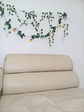 TinnaPeyton online show from March 4, 2026, 5:41 pm