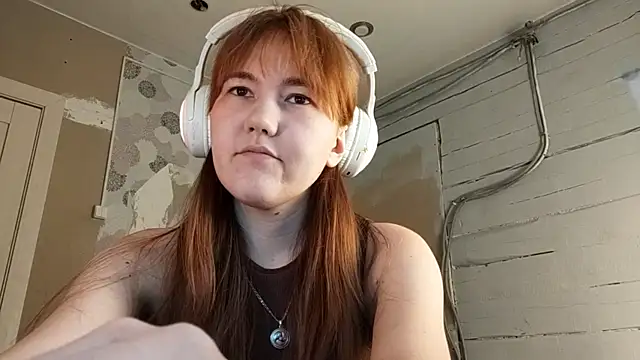 DinaFirebird online show from March 4, 2026, 4:40 am