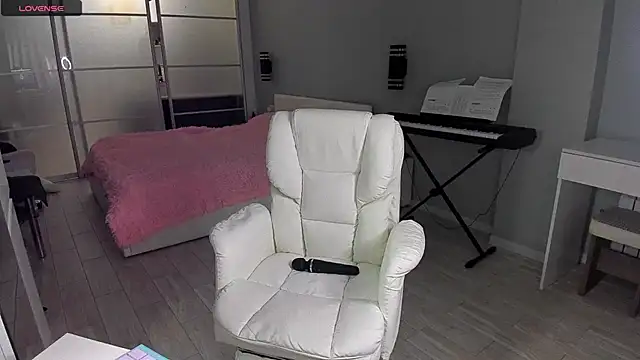 SofieLund online show from March 27, 2026, 4:18 pm