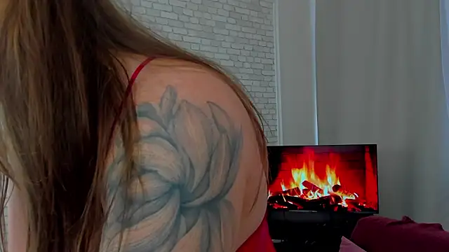 EmilyBlazee online show from March 6, 2026, 2:24 pm