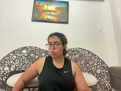 yassiestar online show from April 23, 2026, 5:48 pm