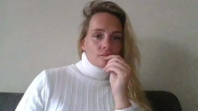 Lisanne30 online show from February 27, 2026, 1:33 pm