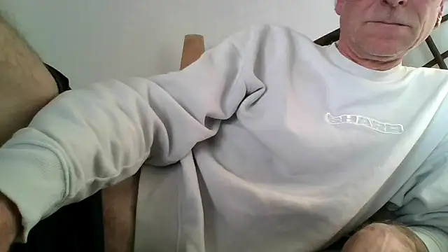 Snapshot of Geiler2203 chatting on February 26, 2026, 4:06 pm Geiler2203 online show from February 26, 2026, 4:06 pm