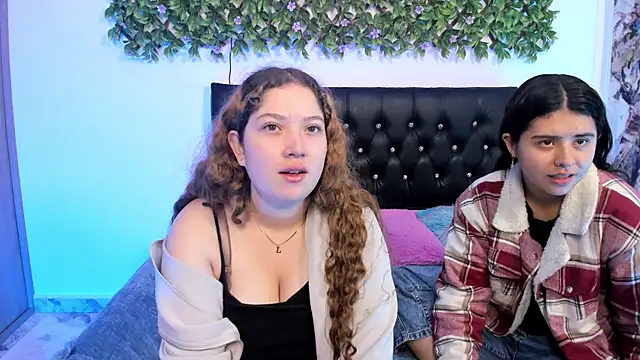 valeria and zoe online show from May 12, 2026, 2:03 pm