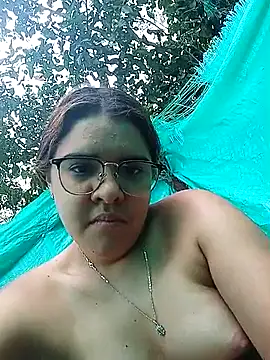 single kitten online show from March 5, 2026, 12:23 pm