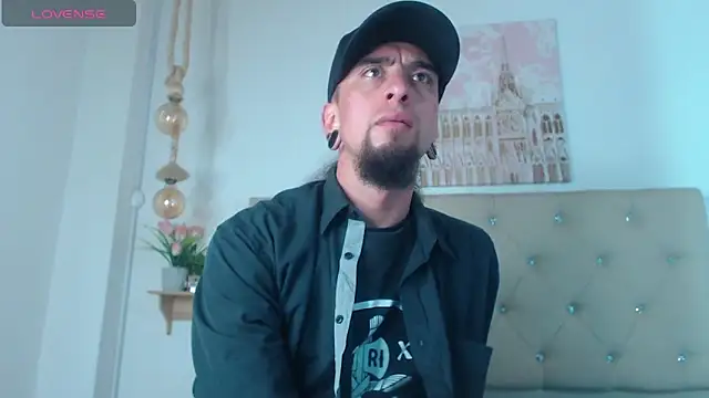 Rommen N Zoe online show from June 2, 2026, 1:07 am