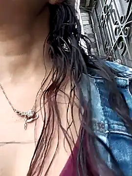 celeste kiss  online show from April 4, 2026, 8:06 pm