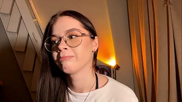 Snapshot of DebraSchneider chatting on March 1, 2026, 4:42 pm DebraSchneider online show from March 1, 2026, 4:42 pm