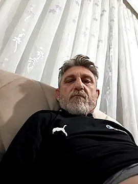 Snapshot of arelll34 chatting on February 26, 2026, 11:37 pm arelll34 online show from February 26, 2026, 11:37 pm